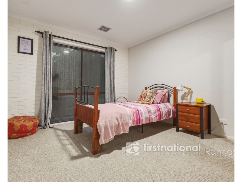 6 MacKenzie Street, Cockatoo VIC 3781