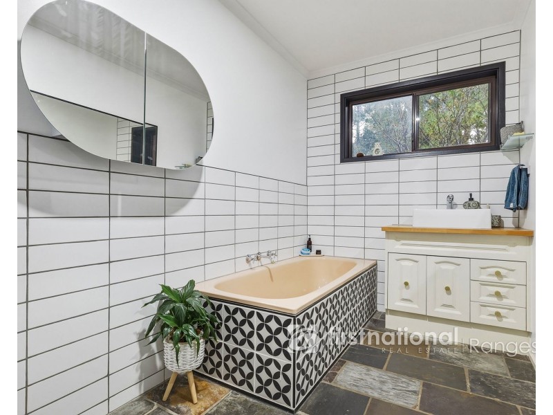 6 MacKenzie Street, Cockatoo VIC 3781