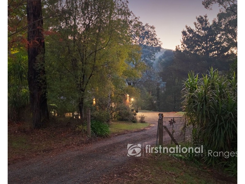 6 MacKenzie Street, Cockatoo VIC 3781