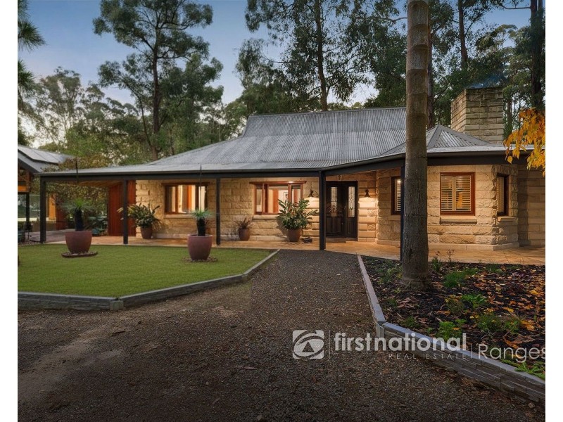 5 Doonaha Road, Cockatoo VIC 3781