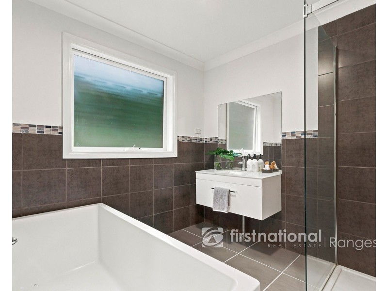 19 View Hill Road, Cockatoo VIC 3781