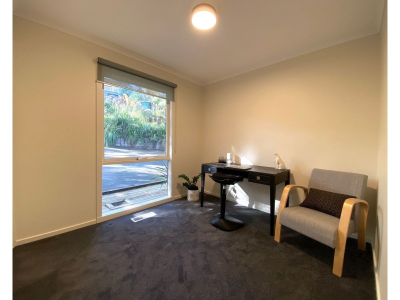 49 Caroline Avenue, Cockatoo VIC 3781