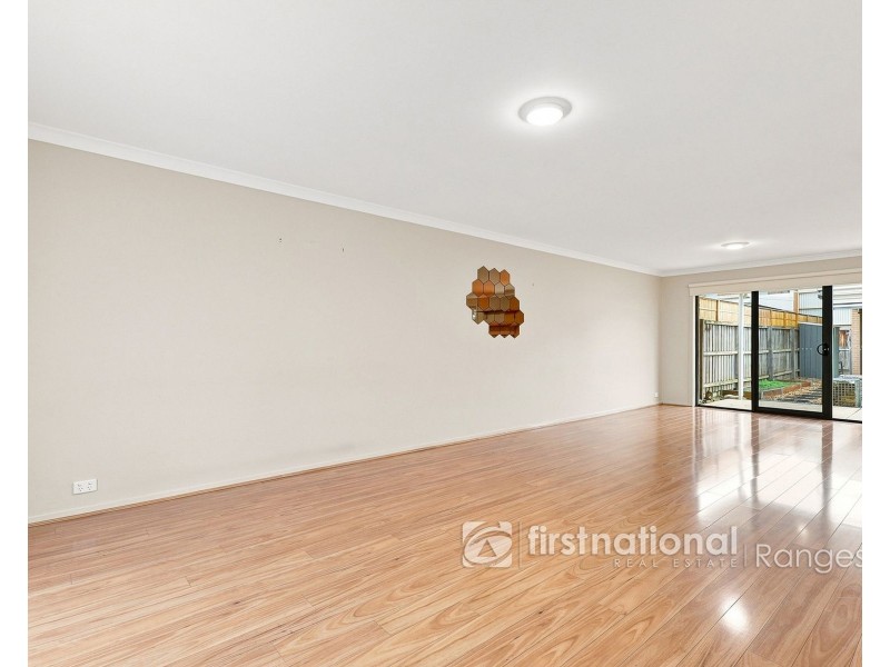 27 Kosciuszko Circuit, Clyde VIC 3978