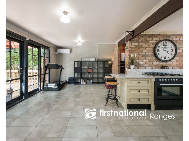 5 Johns Road, Selby VIC 3159