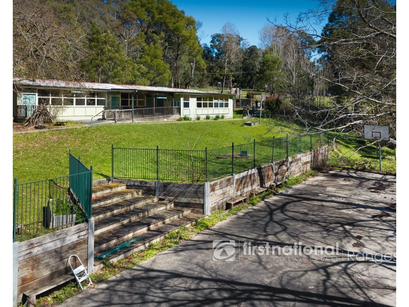 6 Rainy Hill Road, Cockatoo VIC 3781