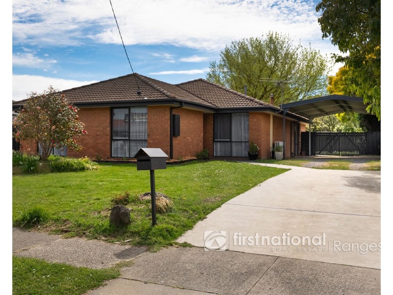 2 Cameron Way, Pakenham VIC 3810