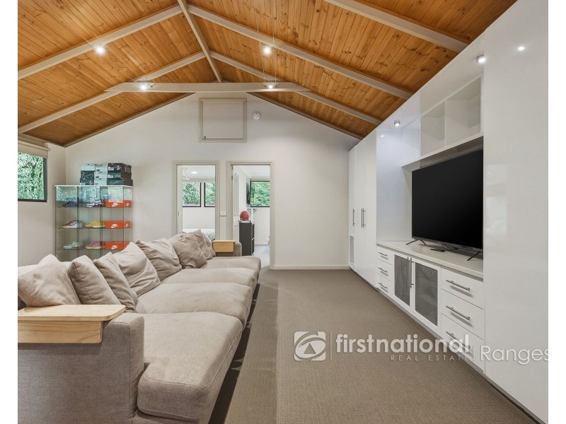 5 Woodlands Avenue, Clematis VIC 3782