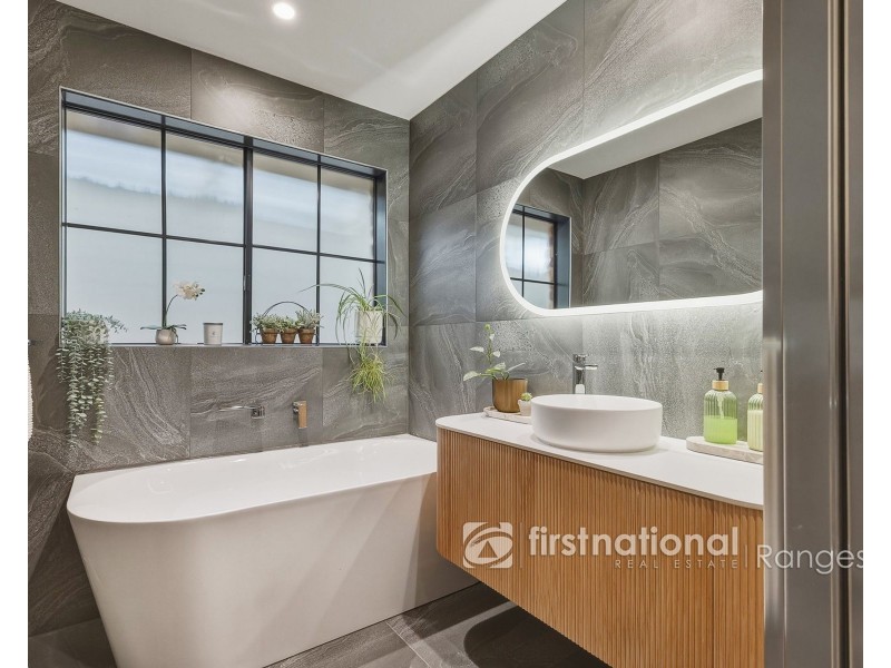 5 Woodlands Avenue, Clematis VIC 3782