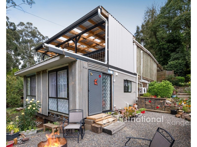 16 Alexander Road, Cockatoo VIC 3781