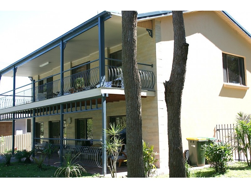 42 Albatross Ave, Hawks Nest NSW 2324