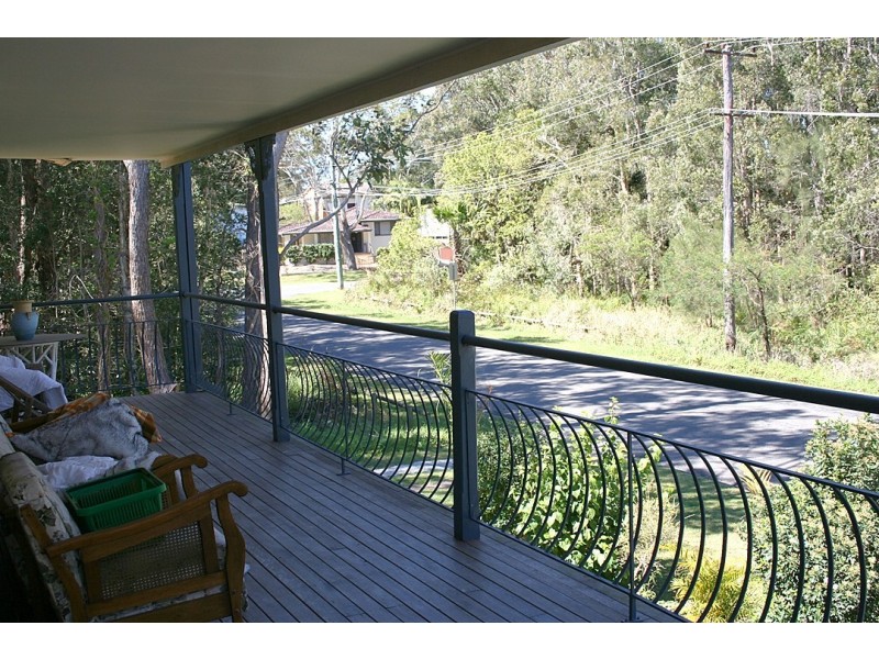 42 Albatross Ave, Hawks Nest NSW 2324