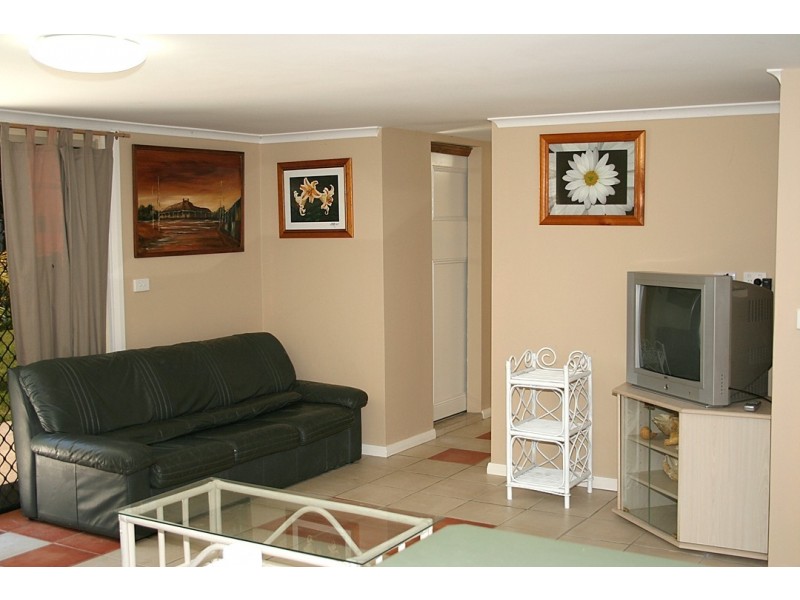 42 Albatross Ave, Hawks Nest NSW 2324