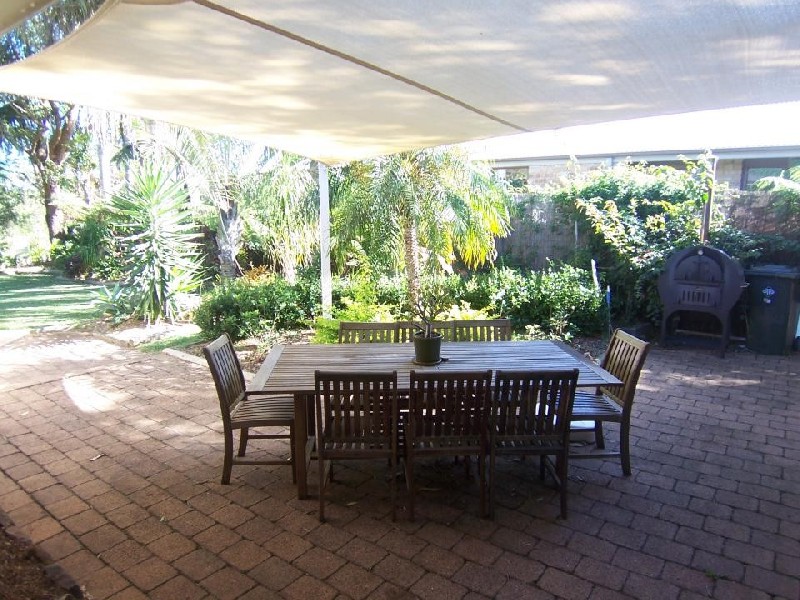 35 Albatross Ave, Hawks Nest NSW 2324