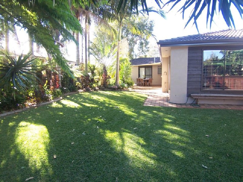 35 Albatross Ave, Hawks Nest NSW 2324