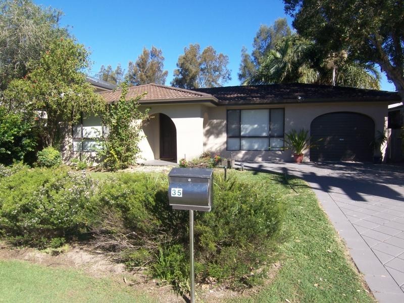 35 Albatross Ave, Hawks Nest NSW 2324