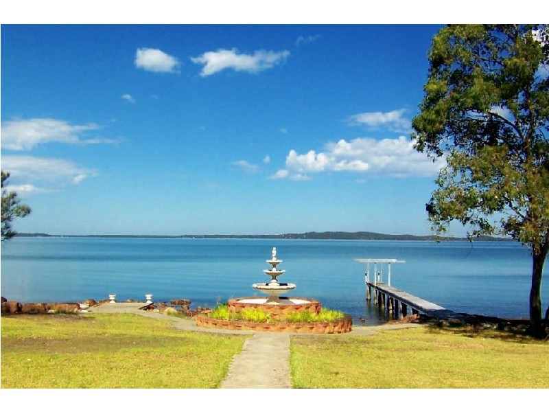 18 The Esplanade, North Arm Cove NSW 2324
