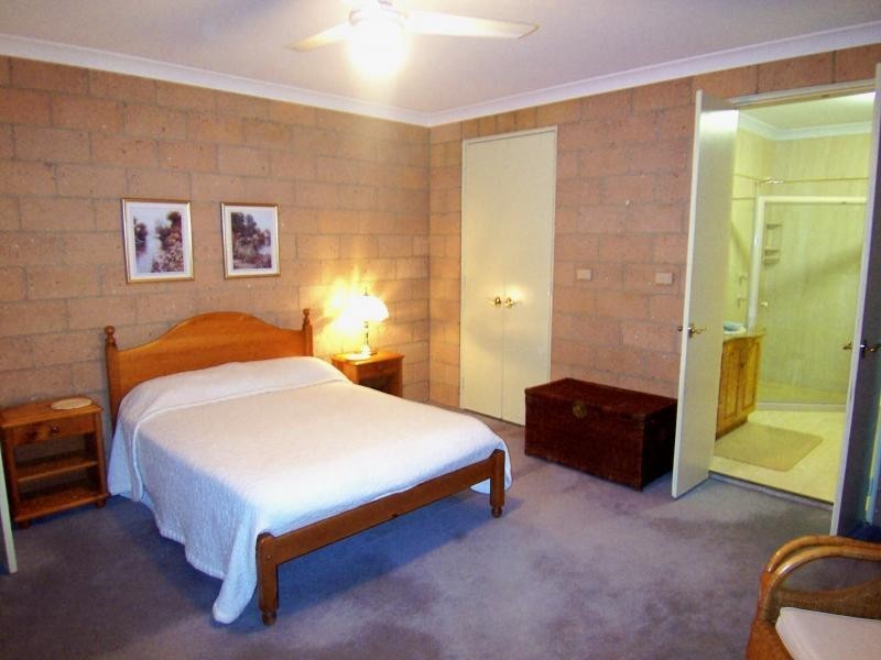 18 The Esplanade, North Arm Cove NSW 2324