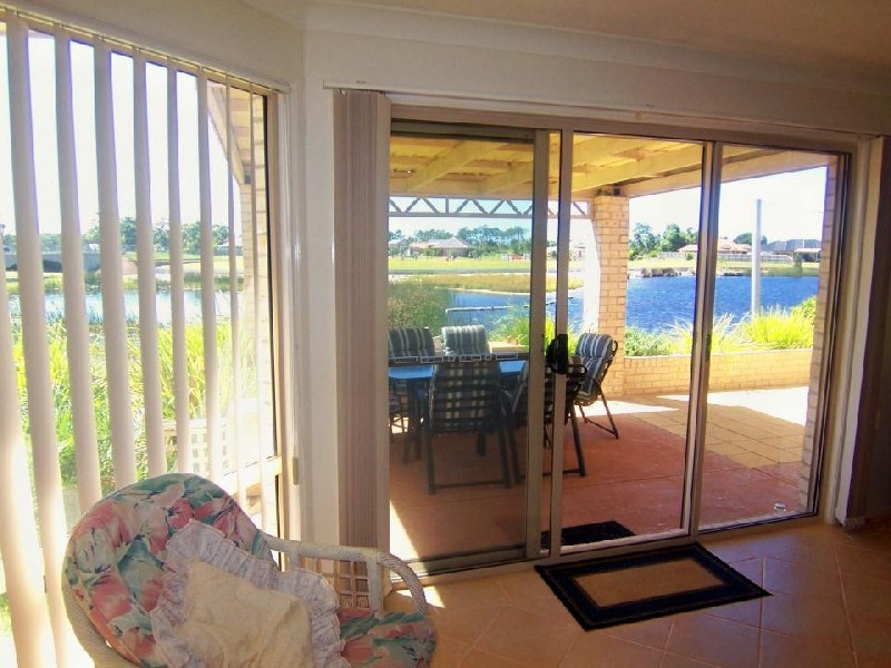 75 Admiralty Ave, Tea Gardens NSW 2324