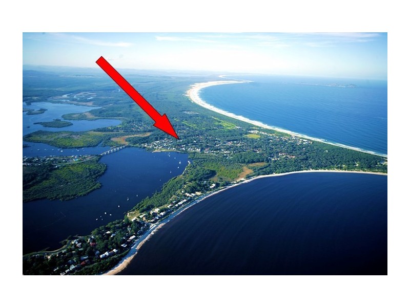 35 Mermaid Ave, Hawks Nest NSW 2324