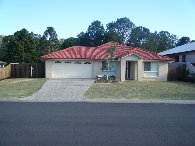 13 Maddock Ave, Mooloolah Valley QLD 4553