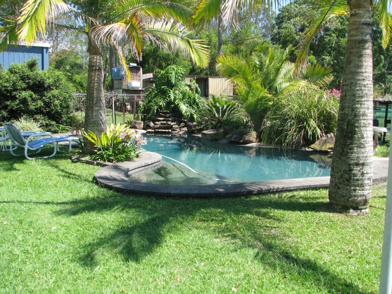 120 Old Gympie Rd, Mooloolah Valley QLD 4553