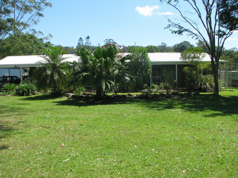 120 Old Gympie Rd, Mooloolah Valley QLD 4553