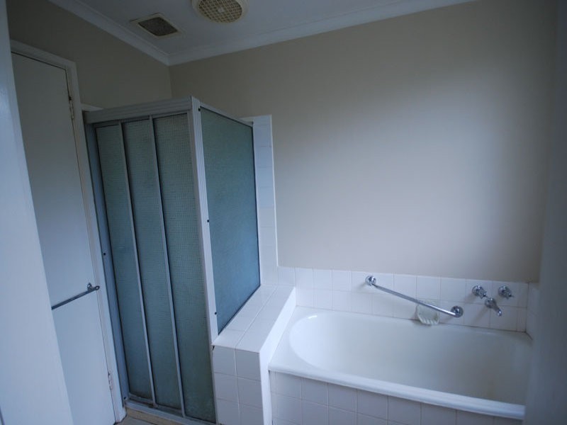 73 Lindsay Street, Heywood VIC 3304
