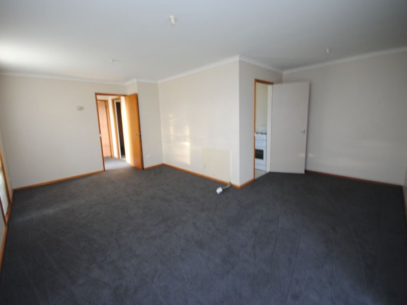73 Lindsay Street, Heywood VIC 3304