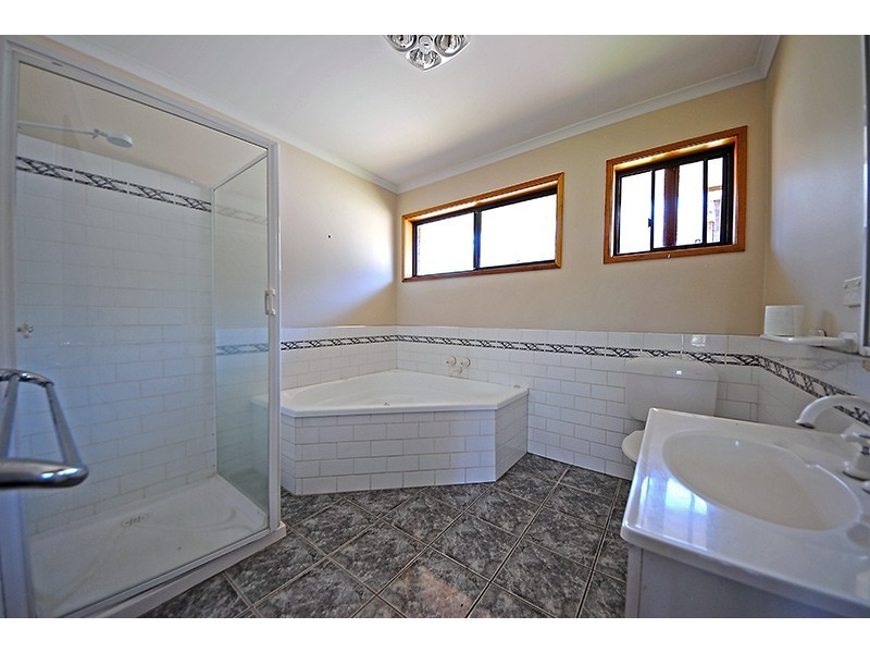 8 Admella Court, Portland VIC 3305