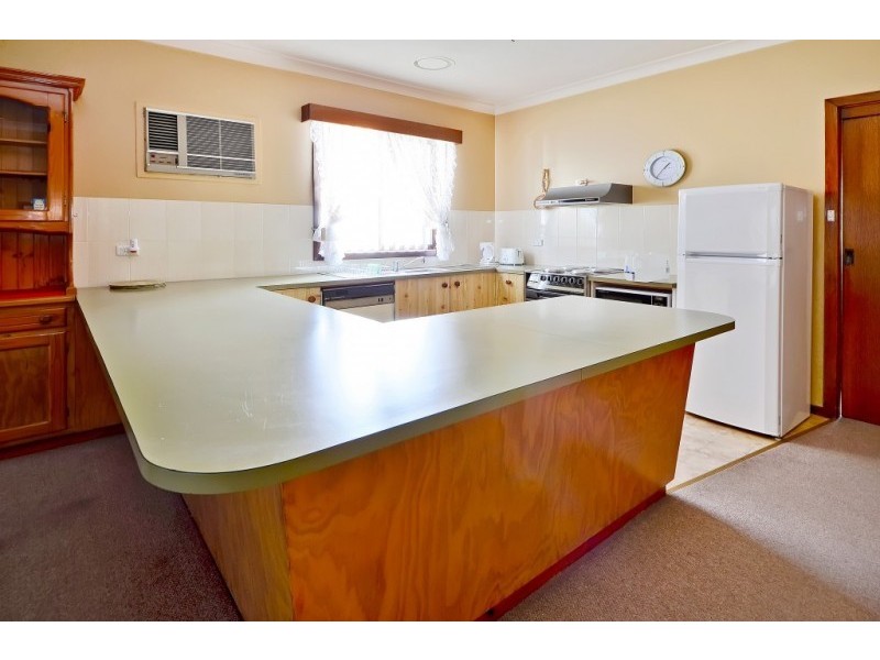 25 Bade Avenue, Portland VIC 3305