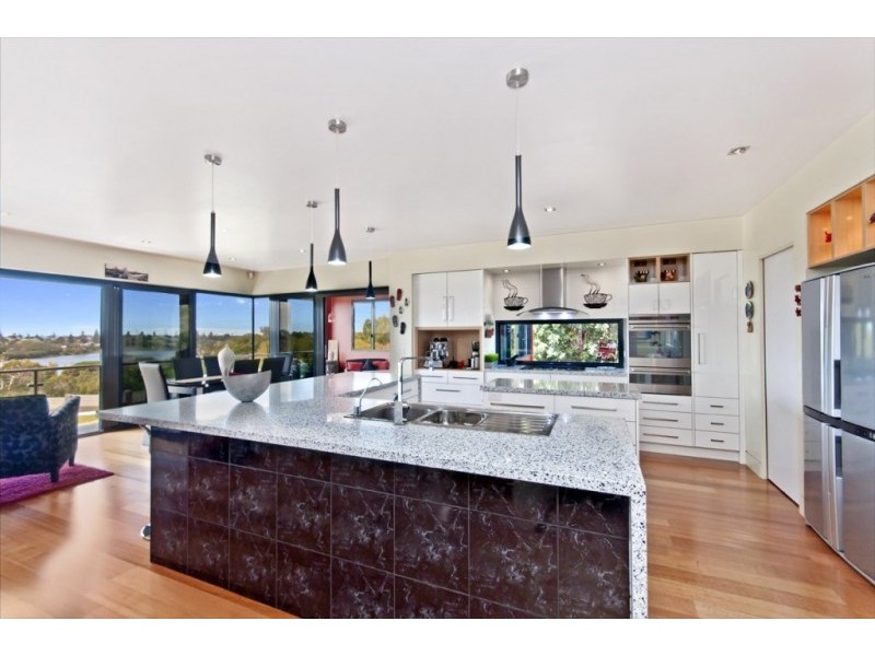 1 Laguna Court, Portland VIC 3305