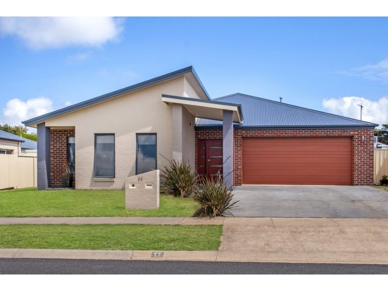 11 Coastal Court, Portland VIC 3305