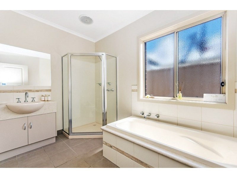 11 Coastal Court, Portland VIC 3305