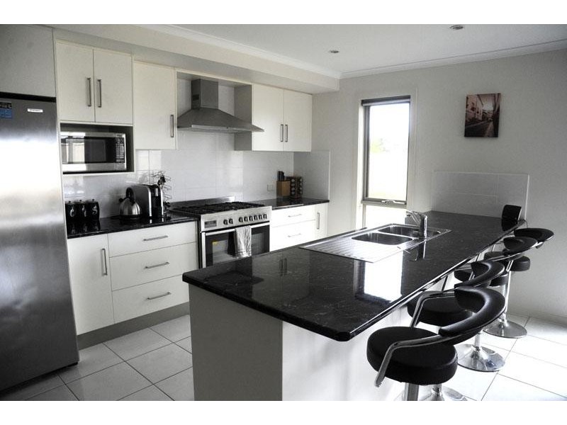 15 Vidic Drive, Portland VIC 3305