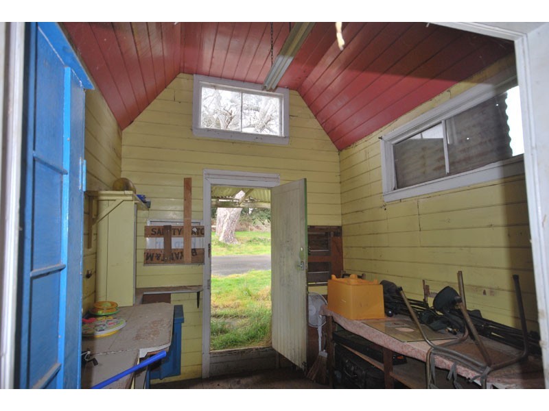 33 Simpson Street, Digby VIC 3309