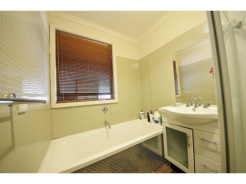 37 Lindsay Street, Heywood VIC 3304
