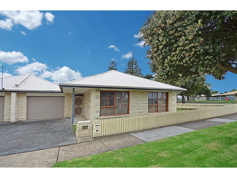 24 Glenelg Street, Portland VIC 3305