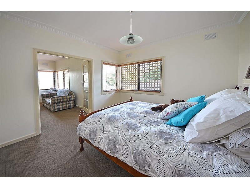 32 Waterford Avenue, Portland VIC 3305