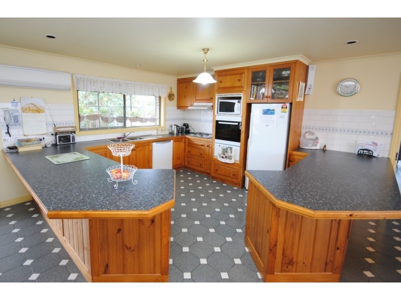 17 Connemarra Court, Portland VIC 3305