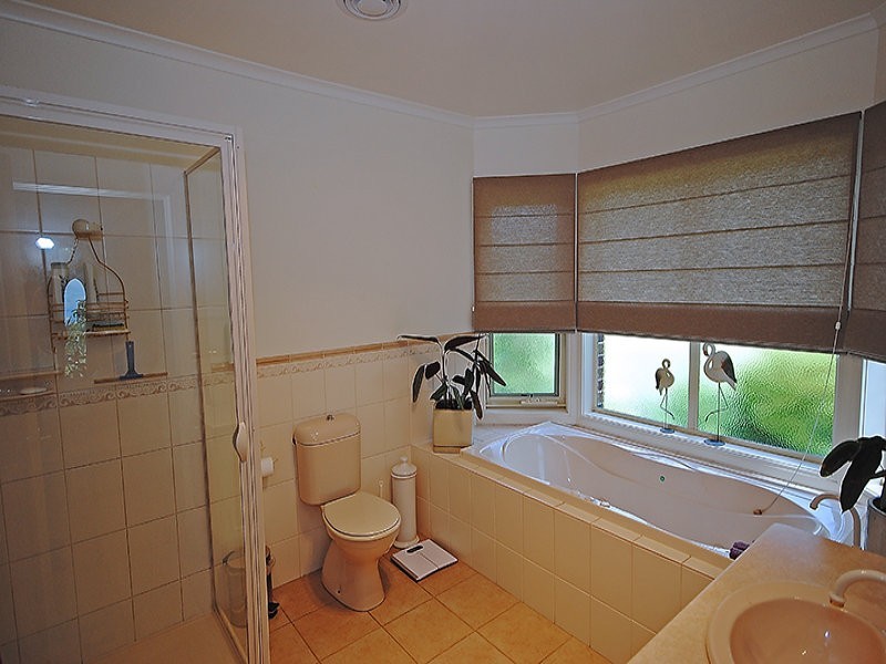 153 Caledonian Hill, Bolwarra VIC 3305