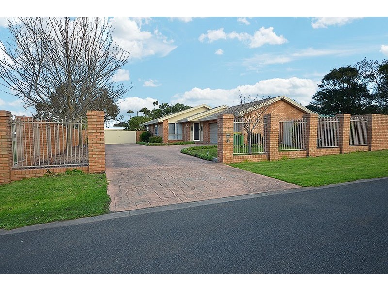 19 Burvilles Road, Portland VIC 3305