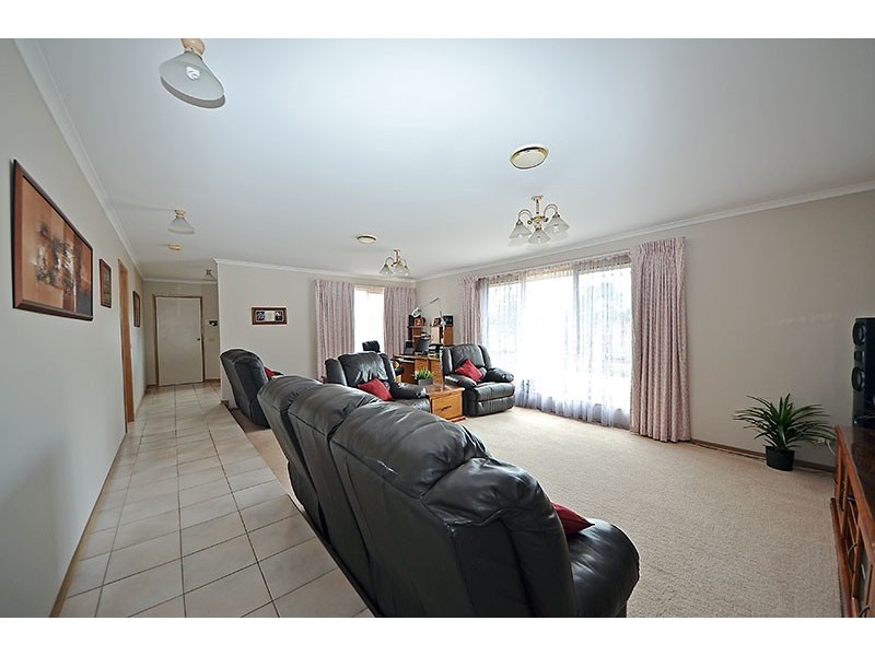 19 Burvilles Road, Portland VIC 3305