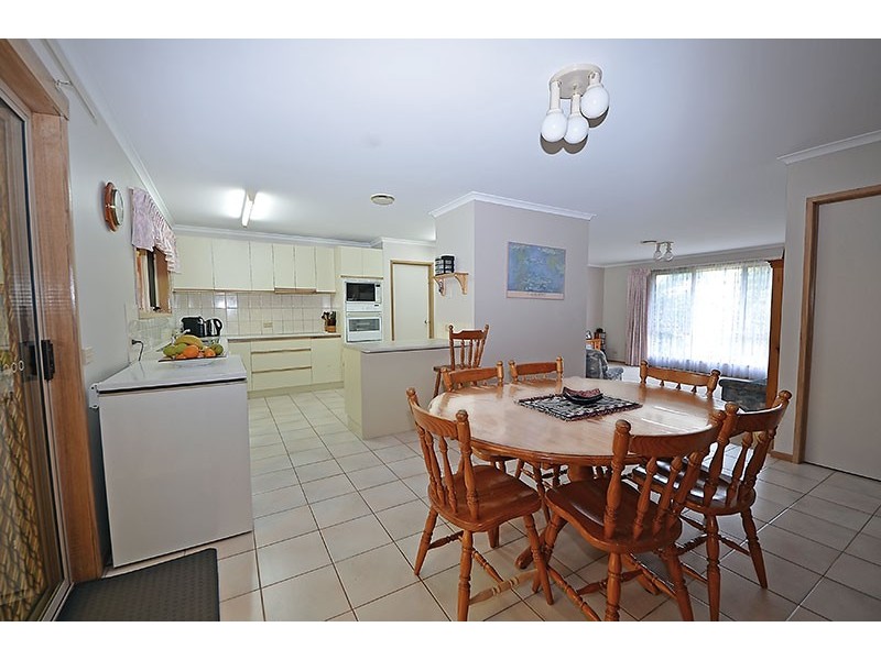 19 Burvilles Road, Portland VIC 3305