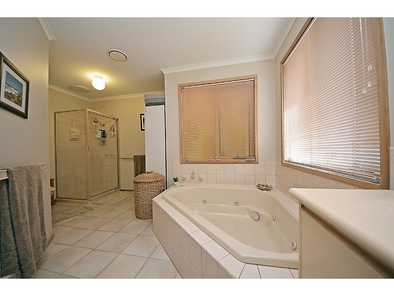 19 Burvilles Road, Portland VIC 3305