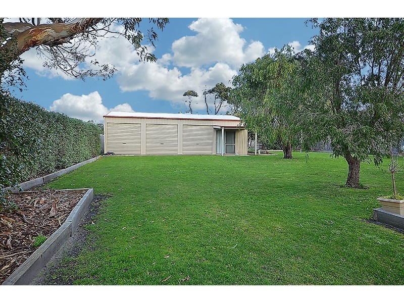 19 Burvilles Road, Portland VIC 3305