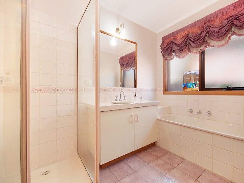 8 Curragh Court, Portland VIC 3305
