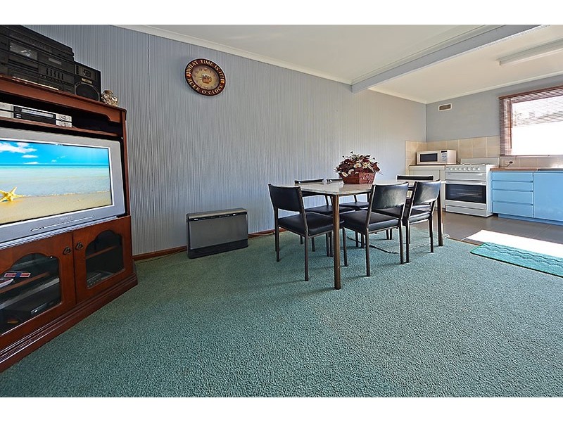 14 Neil Black Street East, Nelson VIC 3292