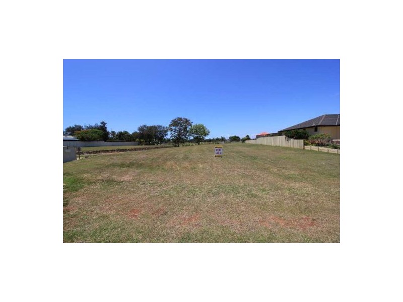 190 Barolin Esplanade, Coral Cove QLD 4670