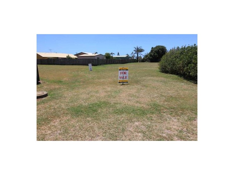 4 Blake Close, Coral Cove QLD 4670