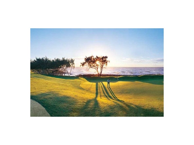 4 Blake Close, Coral Cove QLD 4670